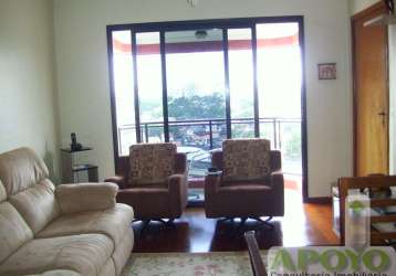 Lindo apartamento reformado em andar alto