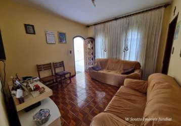 Casa terrea com quintal na vila esperança