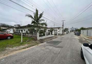 Duas casas no mesmo terreno na santa terezinha