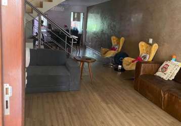 Casa tipo  para venda com 3 quartos, 187m²