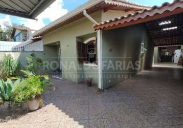 Casa térrea a venda com 2 dormitórios e 4 vagas  - interlagos