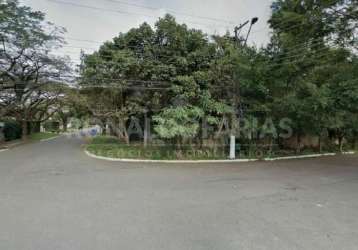 Terreno a venda no bolsão residencial de interlagos com 790 m² de esquina