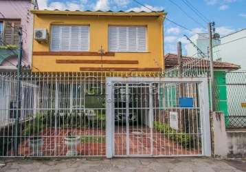 Casa com 4 quartos à venda na rua são francisco, 724, santana, porto alegre por r$ 830.000