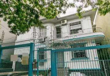 Casa com 3 quartos à venda na rua faria santos, 27, petrópolis, porto alegre por r$ 1.138.000