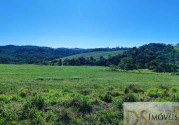 Fazenda a venda na região de itapetininga-sp, formada em lavoura e pasto, área total de 50 alqueires, topografia ondulada e declive sentido água