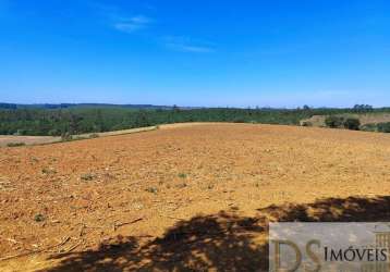 Sítio com granja a venda na região de itapetininga-sp, com 30 alqueires de área total, granja, lavoura, estufas, pasto e mais benfeitorias