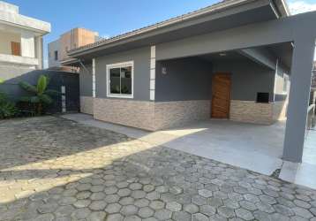 Linda casa com 3 dormitórios no bairro ingleses.