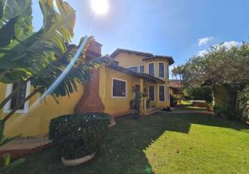 Casa térrea  no condomínio vila dom pedro em atibaia sp. são 3 suítes, piscina, área gourmet e espaço gramado