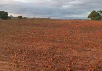 Fazenda dupla aptidao para venda na região de barra do garças-mt com 990 hectares, montada na pecuária, rica em agua e benfeitorias