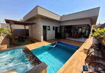 Linda casa para venda na ribeirania, otima localização, 3 suites sendo 1 master,  varanda gourmet e piscina, 174 m2 construidos em um terreno de 360 m