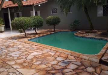 Otima casa para venda na lagoinha, excelente localização no balao winston churchil, 3 dormitorios 1 suite, varanda gourmet e piscina em 23 m2 total