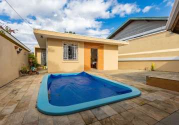 Casa com piscina 3 q sendo 1 suíte, bom retiro