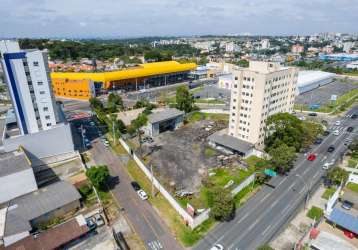 Ótimo terreno com 3 frentes, estuda permuta no local