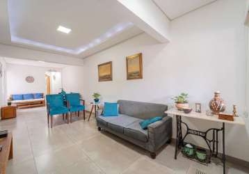 Excelente casa tipo  para venda com 4 quartos, 243m²