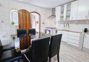 Funcional casa tipo para venda com 2 quartos, 160m²