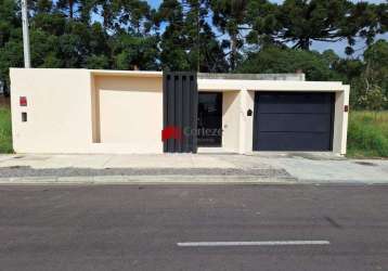 Encantadora casa à venda de 2 quartos, ótima localização no rio pequeno.