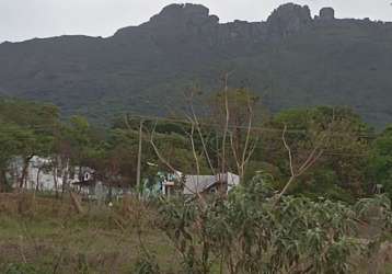 Linda chácara com visão para as montanhas em igarapé