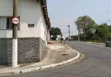 Casa com excelente localização no bairro vera cruz