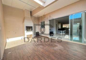 Sobrado 3 suítes 2 vagas 190 m² centro de bc