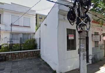 Casa na cristóvão colombo esquina com benjamin constant para investidor.&lt;br&gt;terreno medindo 3,96 x 22,22.&lt;br&gt;&lt;br&gt;ótima oportunidade de compra! casa de 1 quarto à venda na avenida cri