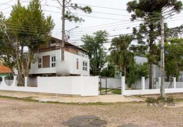 Casa nunca habitada, com excelente padrão construtivo com:&lt;br&gt;living, cozinha ampla, lavabo, area de serviço separada e com saida para o patio.&lt;br&gt;no segundo andar, dois dormitorios, sendo