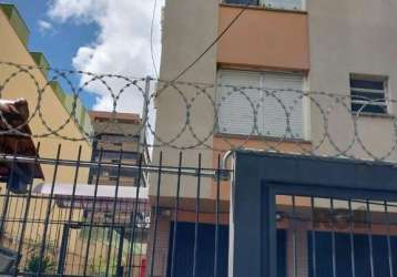 Apartamento de 1 dormitório, 1 sala,1 banheiro com área de serviço.&lt;br&gt;sem garagem.área útil de 40 metros quadrados.localizado na rua padre cacique perto do hospital mãe de deus e churrascaria  