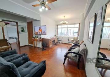 Excelente apto 2 dormitórios na melhor localização do centro histórico.&lt;br&gt;sala ampla, living 2 ambientes com vista lago guaíba, cozinha americana ampla, banheiro social, banheiro auxiliar,  exc