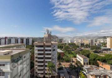 Apartamento em andar alto, com 2 dormitórios, sendo 1 suíte, 2 sacadas, churrasqueira, água quente em ambos banheiros e cozinha com área de serviço. prédio em ótima localização, perto de todas as faci