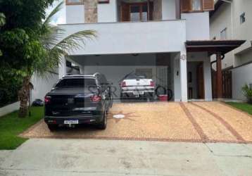 Casa de luxo em condomínio: 4 quartos, 2 suítes, 2 salas, 4 banheiros, 4 vagas de garagem em valinhos-sp.