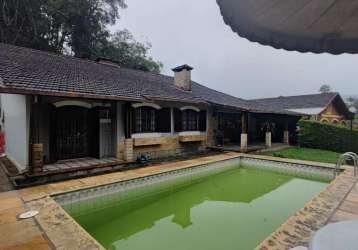 Casa para venda em teresópolis, carlos guinle, 6 dormitórios, 1 suíte, 2 banheiros, 4 vagas