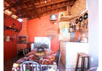 Casa com 3 quartos, sala, cozinha e área de churrasqueira a venda mogi guaçu - sp