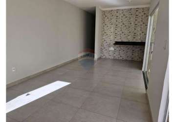 Casa com 2 dormitórios sendo 1 suíte disponível para locação