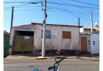 Casa a venda com amplo terreno no bairro cubatão - itapira sp