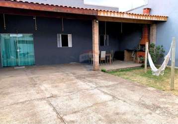 Casa com 3 quartos, sendo 1 suíte no bairro jardim santa cruz em mogi guaçu