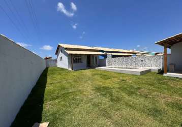 Casa com piscina no centro de unamar