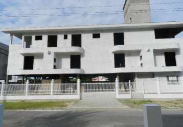 Prédio de 771 m², próximo ao mar, à venda