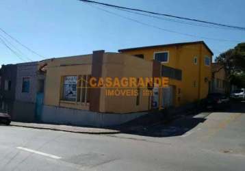 Casa + ponto comercial com 03 quartos, 230m² em santana - sjc