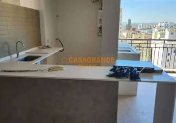 Apartamento duplex com 3 quartos no edifício pátio das américas