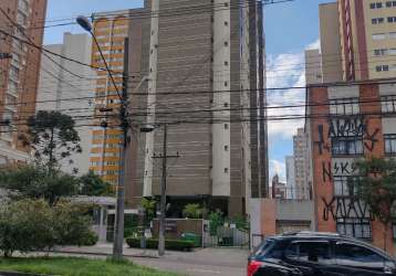 Apartamento andar alto desocupado