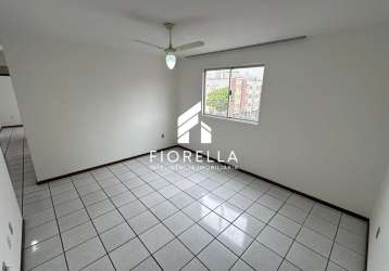 Apartamento à venda com 02 dormitórios, 01 vaga, no bairro campinas/ são josé-sc.