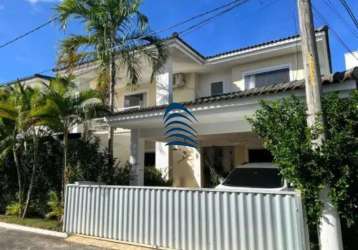 Linda casa em buraquinho com 4 quartos, sendo 01 suíte com varanda, ar condicionado, 02 banheiros. todos os quartos com ar condicionado