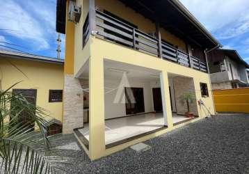 Casa com 4 quartos à venda na rua frontin, --, iririú, joinville por r$ 950.000