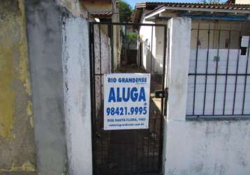 - casa no bairro cavalhada com 50 m2, 2 dormitórios, área de serviço, banheiro social, cozinha, pátio, sala de estar, tanque