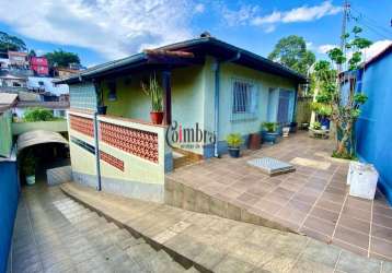 Casa com 3 quartos e 3 banheiros &#224; venda, 224 m&#178; por r$ 850.000