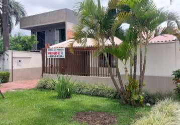 Vendo linda casa de alvenaria, bem no coração do bairro alto