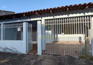 Casa térrea grande próximo a avenida 31 de março no bairro cristo rei- 03 quartos codigo: 30786