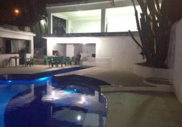 Open house vende casa com 3 suítes sendo 1 master com piscina na região oceânica de niterói