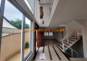 Sobrado de 365 m² com 3 pisos na vila romana