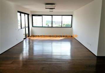 1 apartamento por andar de 200 m² com 4 dorm.