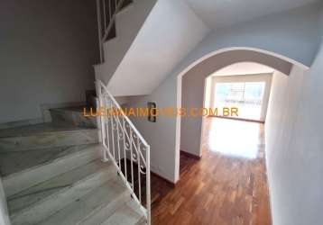 Sobrado de 158 m² no alto da lapa com 3 dorm.